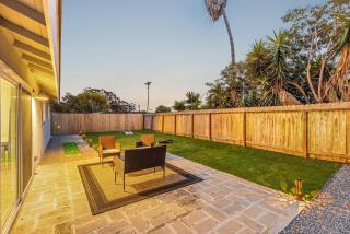Charming Chill House with Jacuzzi - Oceanside - 7