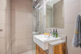 Private Tropical Poolside Studio by Blue Cloud Holidays - - 6