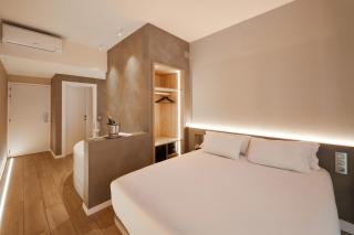 Barcelona Century Hotel - 8