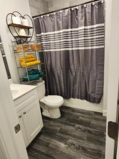 Comfy, cozy, affordable and private - free parking - Richmond Valley - 6