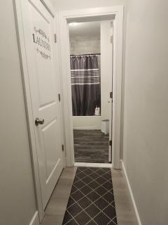 Comfy, cozy, affordable and private - free parking - Richmond Valley - 2