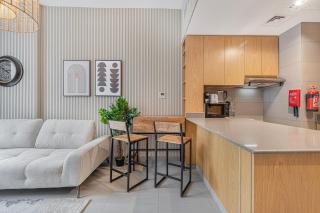 Private 1-Bedroom with living room apartment - Royal Suite -  - 3