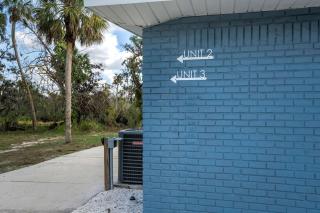 Riverside Breeze Tropical Retreat w Tiki Hut&BBQ - 1