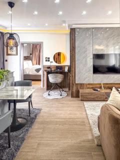 The Penthouse at The Courtyard by GidiStays - 0