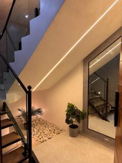 The Penthouse at The Courtyard by GidiStays - Ilado - 8