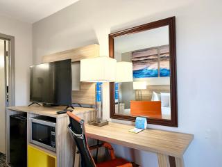 Days Inn by Wyndham Greenville - 6