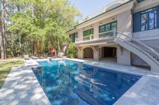 Luxe Family Retreat with Lagoon Views, Private Pool, Game Room, Concierge Services - Hilton Head Island - 0