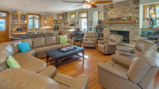 Family Retreat with Backyard Oasis, Private Pool, Spa, Fireplace, Game Room - Hilton Head Island - 2