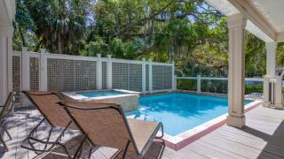 Luxury Multi Deck Family Home, Pool & Spa, Walk to Beach, Games - Hilton Head Island - 0