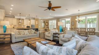 Luxury Multi Deck Family Home, Pool & Spa, Walk to Beach, Games - Hilton Head Island - 3
