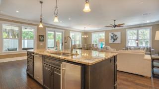 Luxury Multi Deck Family Home, Pool & Spa, Walk to Beach, Games - Hilton Head Island - 1