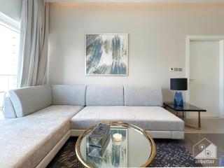 Luxury Stay at DAMAC Majestine With Balcony & Views - 6