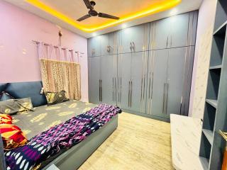 K C Homestays - Varanasi - 0