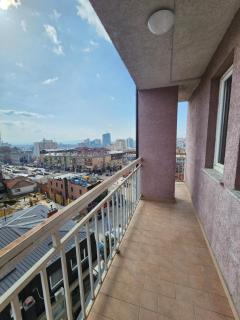 Capital View Panoramic Downtown Apartment - Pristina - 2