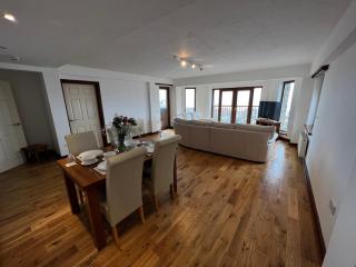 Westward Ho! Oceanview Getaway with Parking - 1