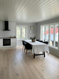 Modern Holiday Home With Sea View In Øysang - Søndeled - 9