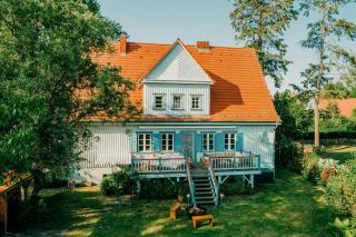 Nordic Holiday Jewel With Vintage Flair - Luckow - 0