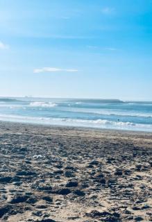 Beautiful Apartment with Seaside Pool - 8