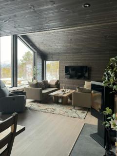 Idyllic Cabin With Panoramic Mountain Views - - 1