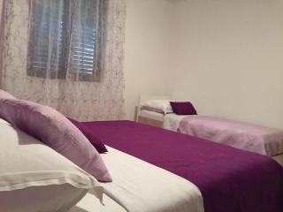 Geräumige Ferienwohnung Mit Schönem Garten - Lozice - 4