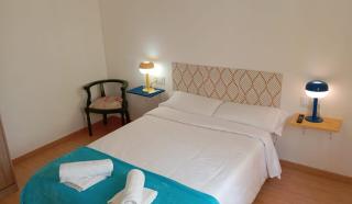 Habitación con baño privado cerca de la catedral en zona con aparcamiento gratis - Jaén - 3