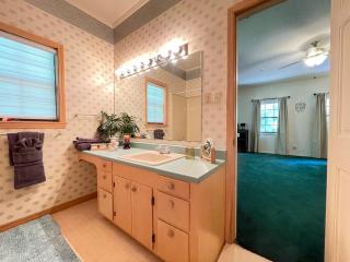 Huckleberry Hideaway - 2