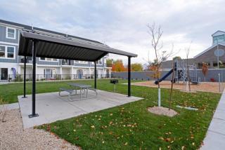 Modern 3br Ski Retreat Mountain Views & Garage - South Salt Lake - 1