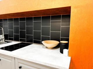 1min Walk to Market Square, Beautiful Views! Stylish 1BR Kitchen - Wrocław - 1