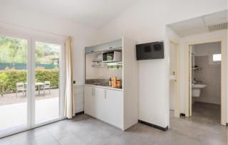 1 Bedroom Beautiful Home In Imperia - 8