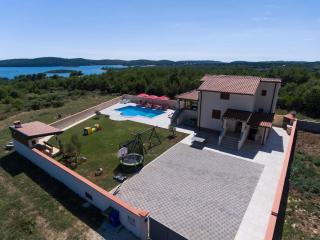 Nettes Ferienhaus In Pomer Mit Privatem Pool - Pomer - 1