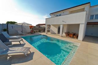 Holiday Home Luka With A Pool, Situated In Pula - Pola (Pula) - 0