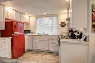 Cranberry Cottage Studio by the Sea w fireplace - 1