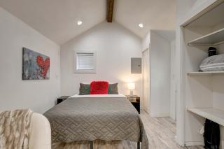 Cranberry Cottage Studio by the Sea w fireplace - 5