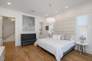 Lillie's Luxury Lighthouse - 2