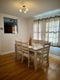 Cozy Bungalow 3bdrm 2 and a half bath Hot Tub - Little Rock - 7