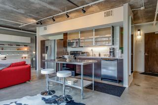 5M103- Modern Country 1bd 2-story Nashville Condo - Nashville - 1