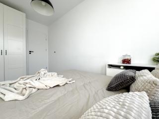 2mins SkyTower! Stylish 2BD Kitchen, Balcony! Near Train - Breslávia - 7