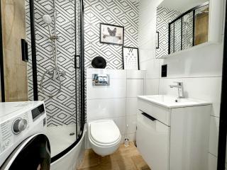 2mins SkyTower! Stylish 2BD Kitchen, Balcony! Near Train - Breslávia - 9