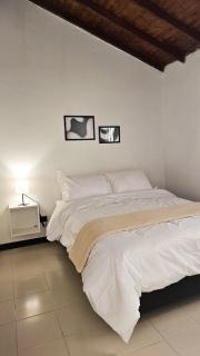 Elegant and Centrally Located Accommodation Easy access - Rionegro - 8