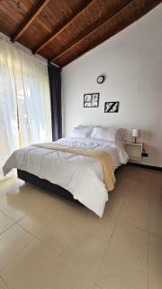 Elegant and Centrally Located Accommodation Easy access - Rionegro - 7