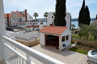 Große Wohnung Mit Meerblick, Wenige Schritte Vom Strand Entfernt - Trogir - 1