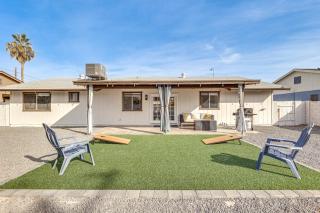 Patio Seating and Fire Pit Family Home in Chandler! - Chandler - 0