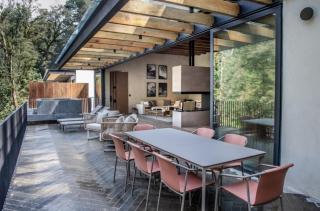 Riverside Haven Elegant House with Serene Forest - - 4
