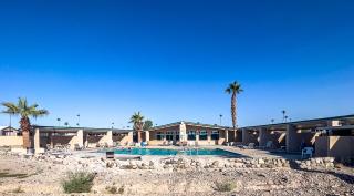 Relaxin at Sams Beachcomber B30 - Lake Havasu City - 9