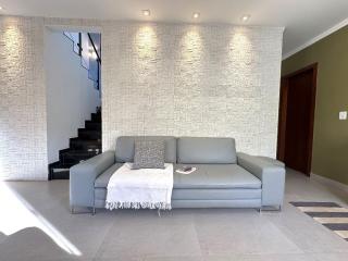 Casa com hidromassagem a passos da praia | BZCE359 - Búzios - 2