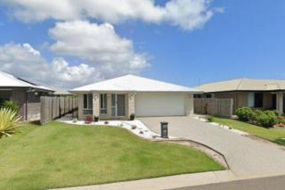 Ideal for Tradies and Nurses by Custom Bnb Hosting - 9