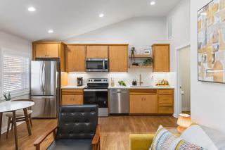 Vibrant Multi Condo Building that Sleeps 48 with 7 Units - Nashville - 1