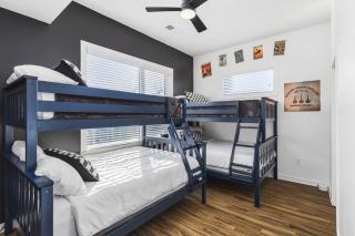 TWO Adjacent Homes Sleeps 24 Only 3 miles to Broadway - Nashville - 1