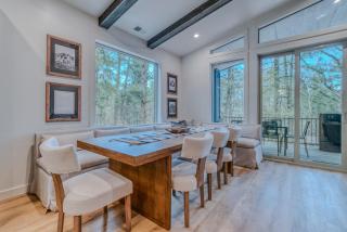 Black Beauty | Luxury Riverfront Cabin • Walk to Midtown - 5