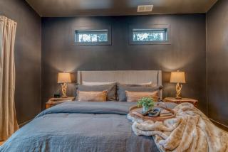 Black Beauty | Luxury Riverfront Cabin • Walk to Midtown - 1